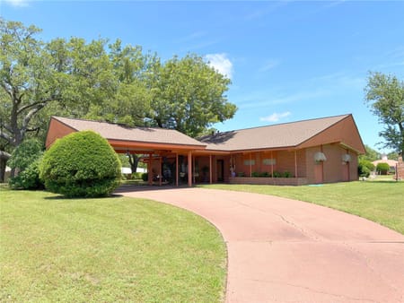 Bowie, TX 76230 Montague County