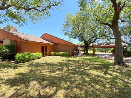 Bowie, TX 76230 Montague County
