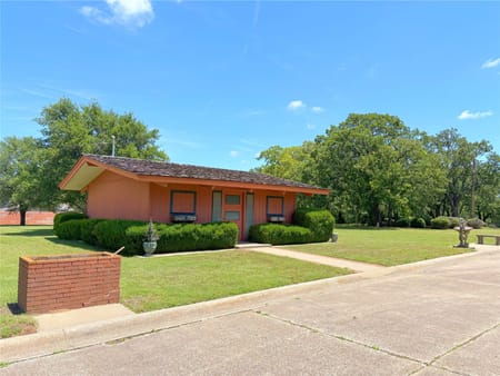 Bowie, TX 76230 Montague County
