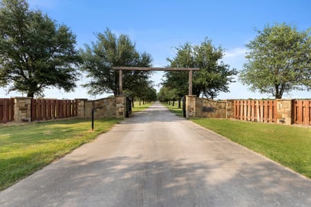Whitesboro, TX 76273 Grayson County