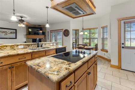 Whitesboro, TX 76273 Grayson County