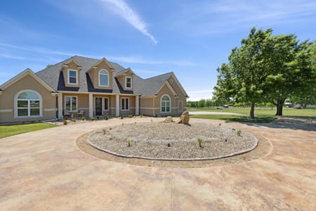 Tioga, TX 76271 Grayson County