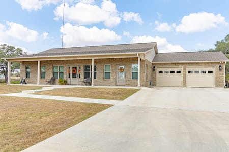 Yoakum, TX 77995 DeWitt County