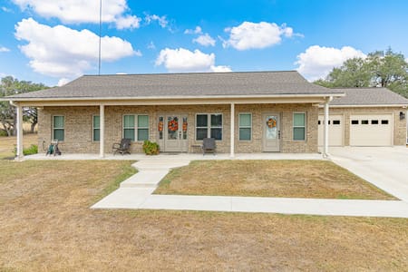 Yoakum, TX 77995 DeWitt County
