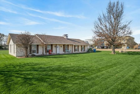 Tioga, TX 76271 Grayson County