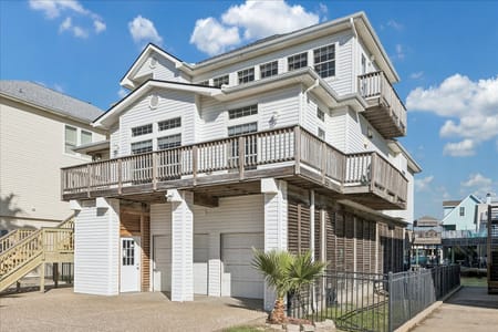 Tiki Island, TX 77554 Galveston County
