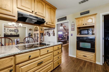 Leonard, TX 75452 Fannin County