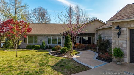 Grove, OK 74344 Delaware County