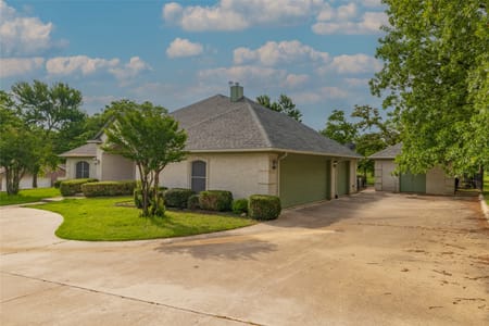 Runaway Bay, TX 76426 Wise County