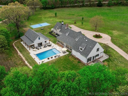 Grove, OK 74344 Delaware County