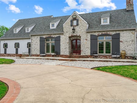 Grove, OK 74344 Delaware County