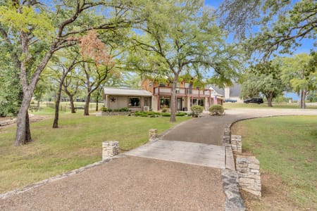 De Cordova, TX 76049 Hood County