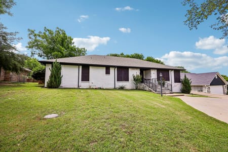 De Cordova, TX 76049 Hood County