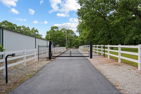 Grove, OK 74344 Delaware County