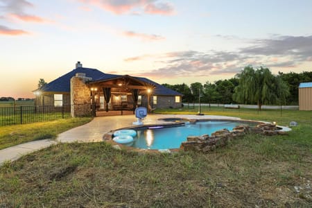 Trenton, TX 75490 Fannin County