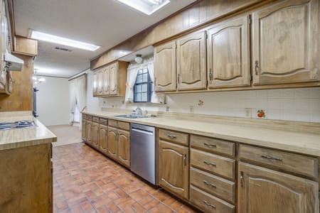 Covington, TX 76636 Hill County