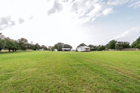 Bowie, TX 76230 Montague County
