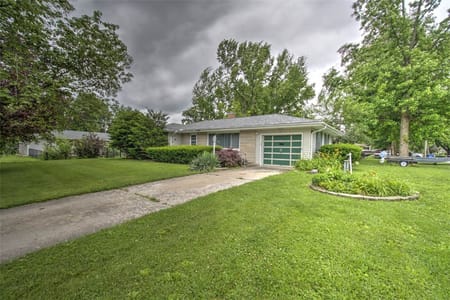 Blue Mound, IL 62513 Macon County