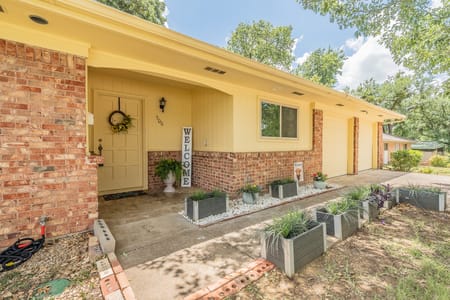 Euless, TX 76040 Tarrant County