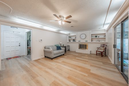 Euless, TX 76040 Tarrant County