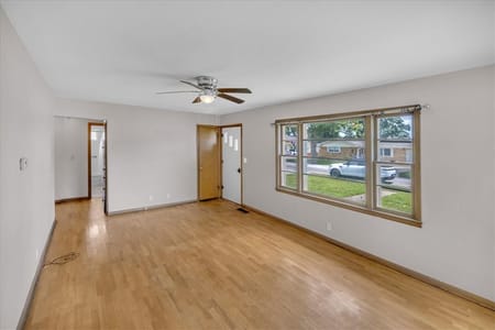 Sullivan, IL 61951 Moultrie County