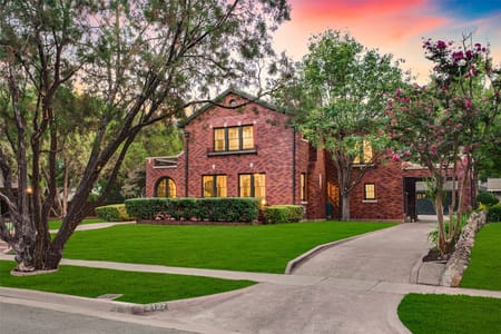 Fort Worth, TX 76110 Tarrant County