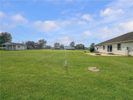 Sullivan, IL 61951 Moultrie County