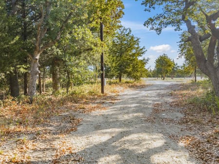 Bowie, TX 76230 Montague County