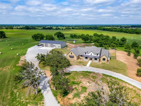 Bowie, TX 76230 Montague County