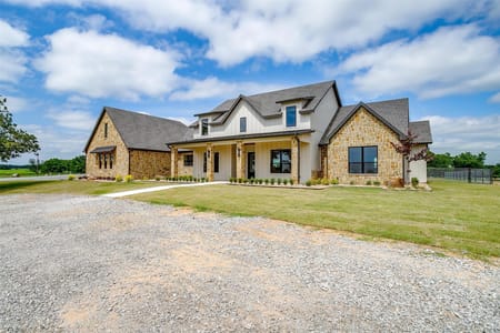 Bowie, TX 76230 Montague County