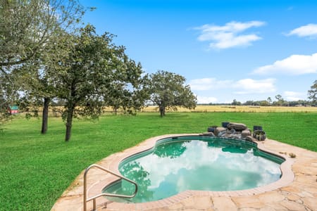 Schulenburg, TX 78956 Lavaca County