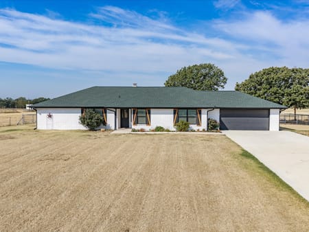 Bowie, TX 76230 Montague County