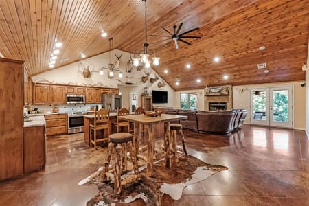 Wyandotte, OK 74370 Ottawa County