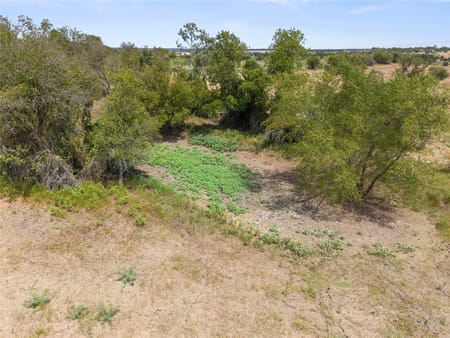 Lott, TX 76656 Falls County