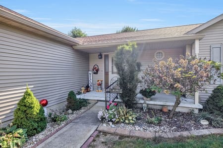Bethany, IL 61914 Moultrie County