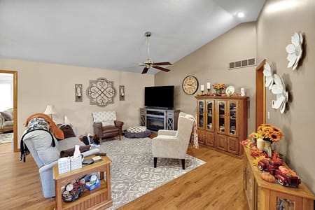 Bethany, IL 61914 Moultrie County
