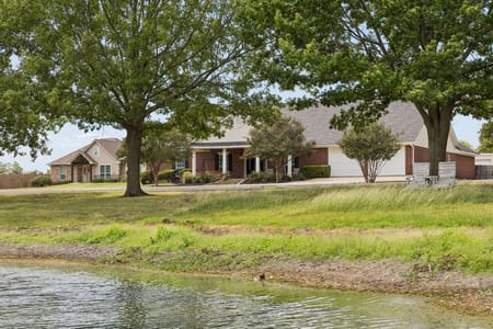 Leonard, TX 75452 Fannin County
