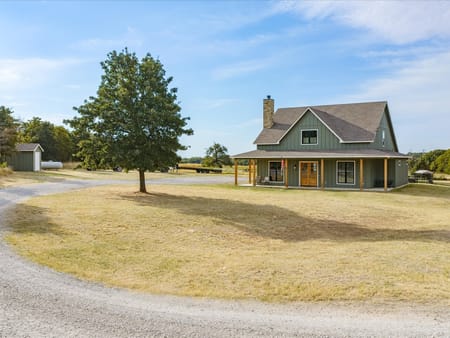 Bowie, TX 76230 Montague County