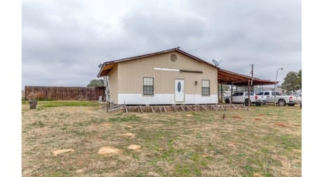 Devine, TX 78016 Medina County