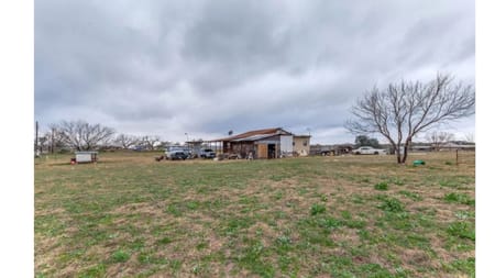 Devine, TX 78016 Medina County
