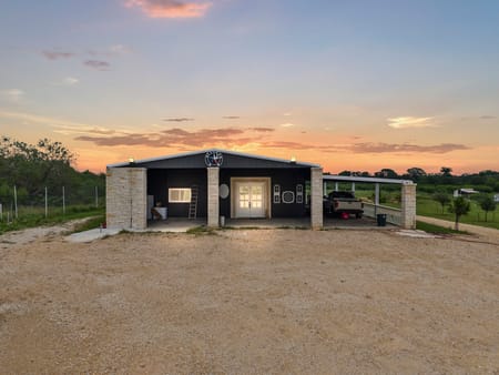 Waelder, TX 78959 Gonzales County