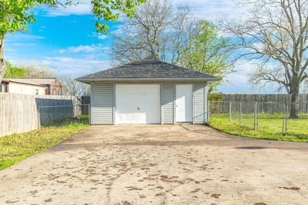 Leonard, TX 75452 Fannin County