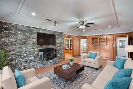 Leonard, TX 75452 Fannin County