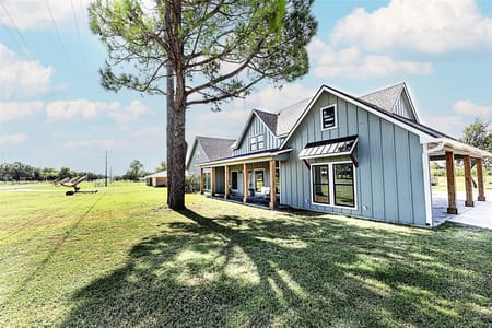Bowie, TX 76230 Montague County