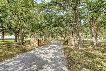 Bowie, TX 76230 Montague County