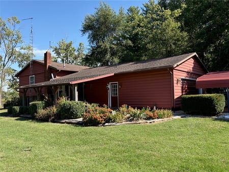 St Elmo, IL 62458 Fayette County