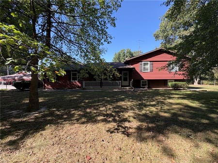 St Elmo, IL 62458 Fayette County