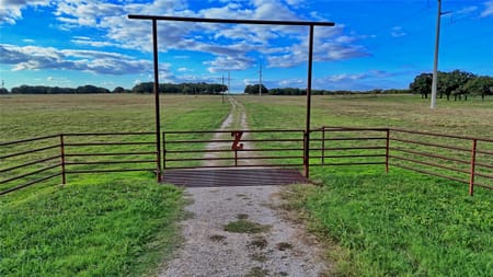 Bowie, TX 76230 Montague County