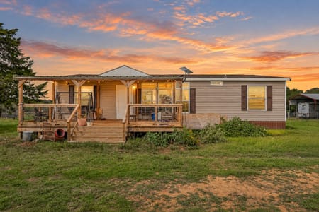 Hallettsville, TX 77964 Lavaca County