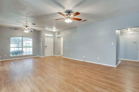 Arlington, TX 76001 Tarrant County